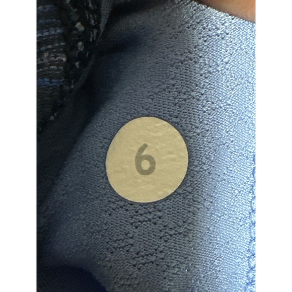 Lululemon Blue Racerback Workout Tank Top Built in Bra Size 6 - Picture 5 of 5